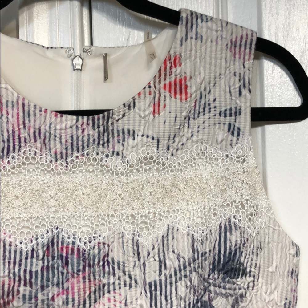 Spring dress - Picture 3 of 3